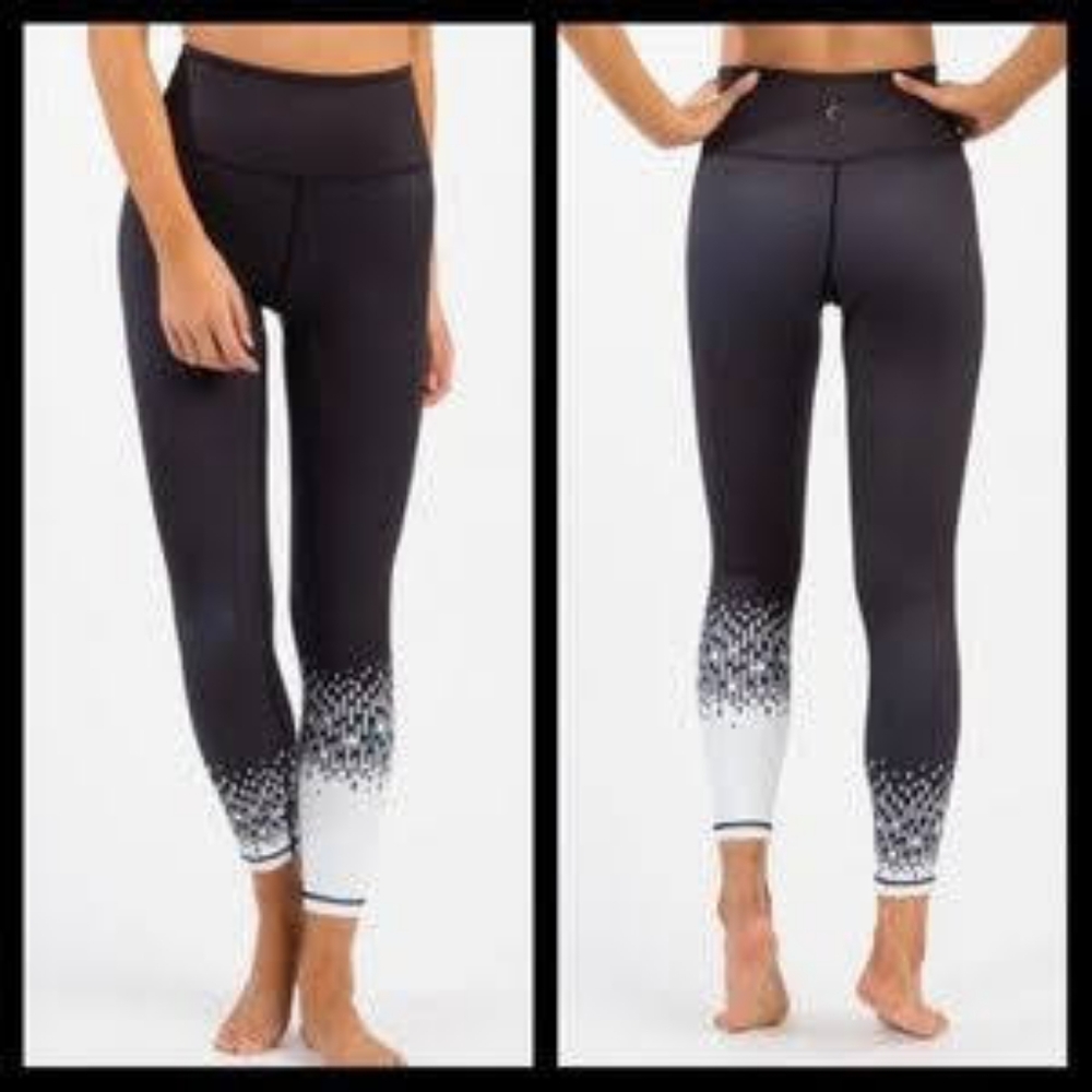ZYIA Athleticwear Leggings Light N Tight sz 2 Grid